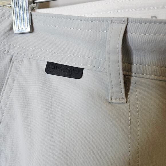 Wrangler Womens Size 10 Angler Pant ATG All Terrain Gear Gray Mist UPF 40 - Picture 9 of 12